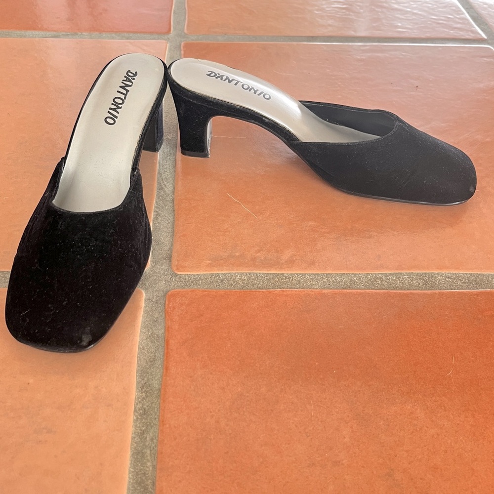 🖤Vtg Black Velvet Mules Slides Heels D’Antonio EUC 6.5